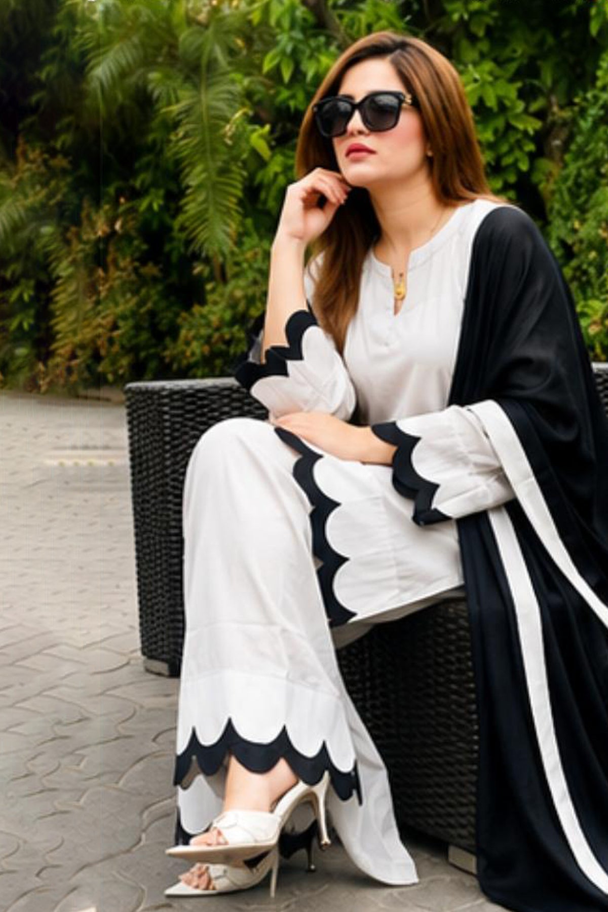 Monochrome Grace Cotton Lawn